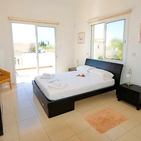 Ideal In Coral Bay Βίλα